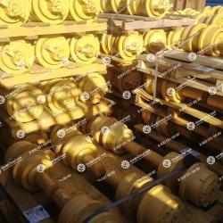 17A-30-00611 Каток опорный KOMATSU D155AX-7