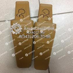 61N4-31200 Адаптер зуба ковша Hyundai R-140.