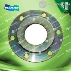 K1043775 крышки подшипников Doosan DL303