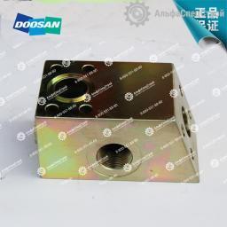 100201-01155A Блок подключения трубки клапана Doosan DL503