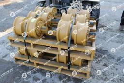 17A-30-00080 Каток опорный Komatsu D155