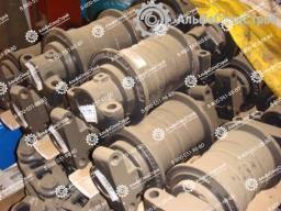 81QB-11010 Каток опорный R450LC-7/R480LC-9S/R520LC-9S
